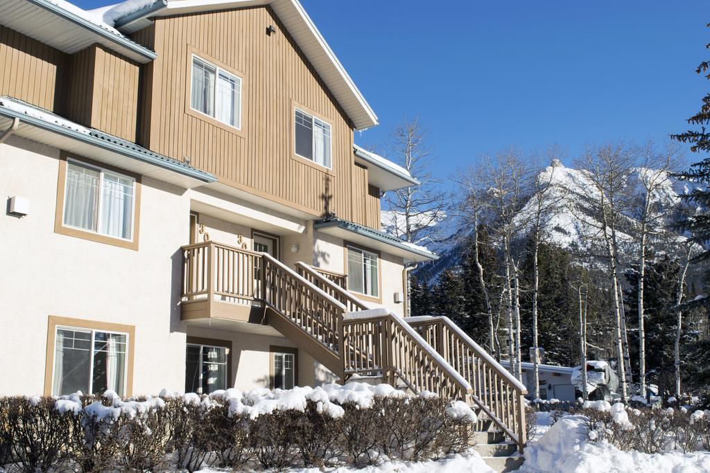 Banff Boundary Lodge Κάνμορ Εξωτερικό φωτογραφία