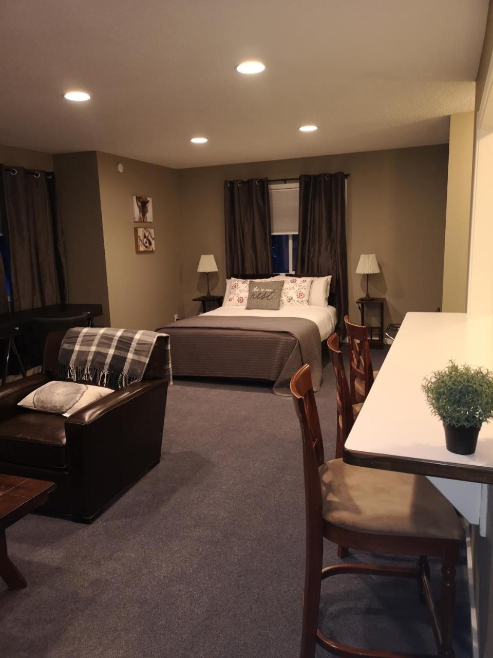 Banff Boundary Lodge Κάνμορ Εξωτερικό φωτογραφία